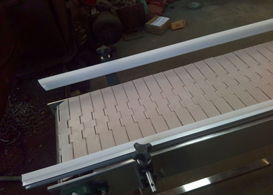 Hot Sale Plastic Slat Chain Conveyor Slat Conveyor for Bottles Conveying