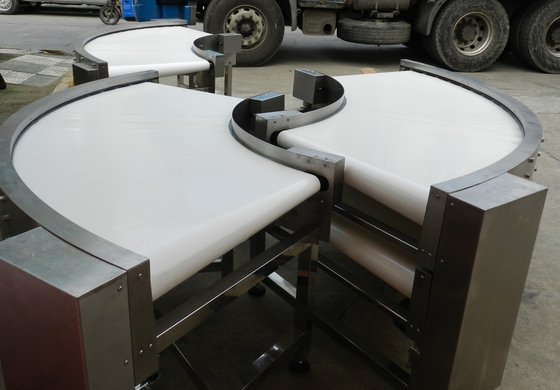 Custom Carbon Steel/Stainless Steel Curved Belt Conveyor with Adjustable Height